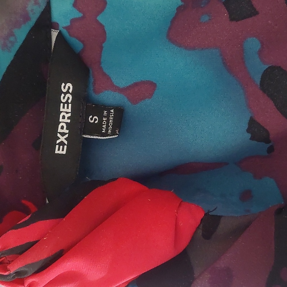 Express Pink and Blue Ruffle Front Top - Picture 4 of 9